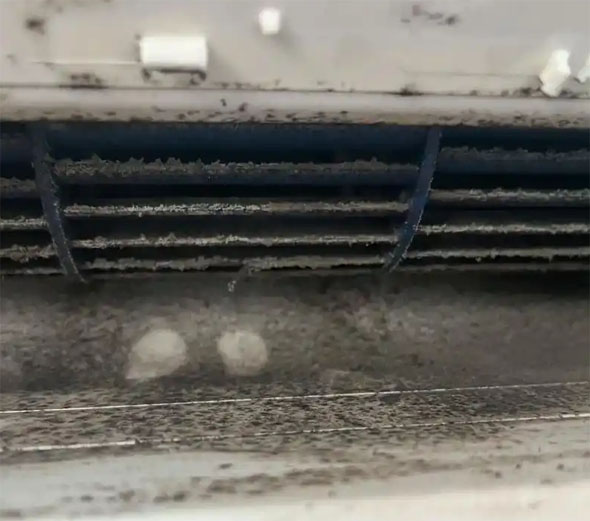 兰西空调吹的风有股烧焦味是怎么回事